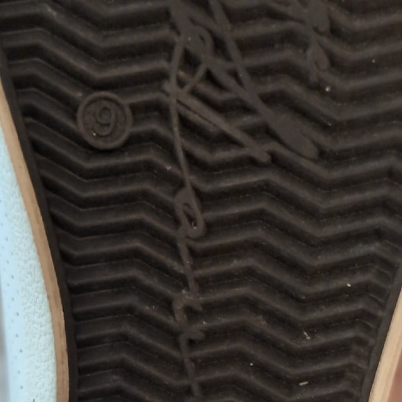 Vintage Havana White and Red Sneakers with Blue Star - Picture 6 of 7